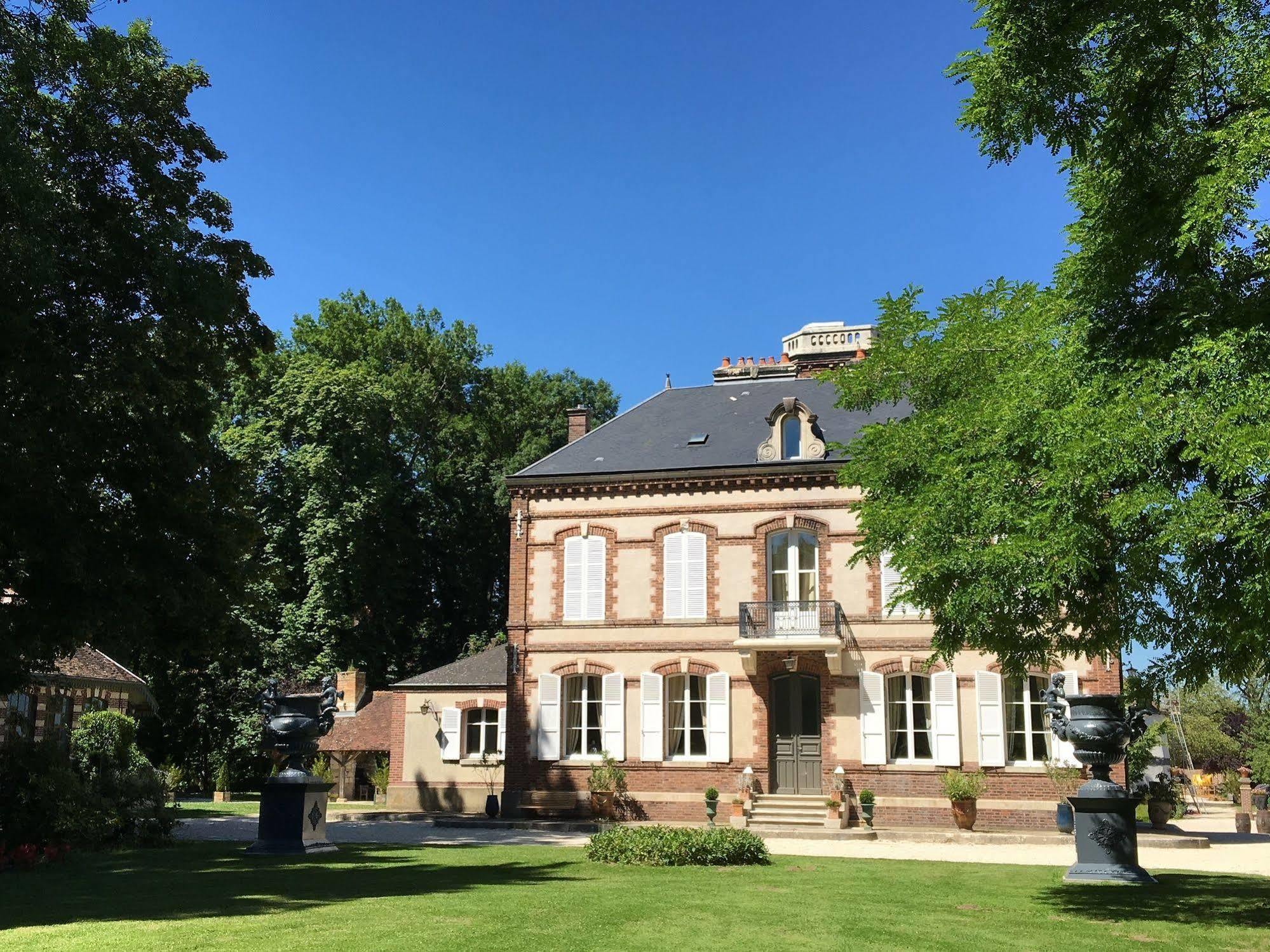 Montaulin Chateau De Montabert المظهر الخارجي الصورة